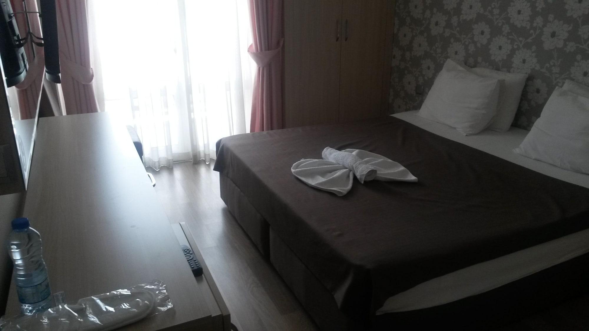 דמרה Winecity Hotel מראה חיצוני תמונה