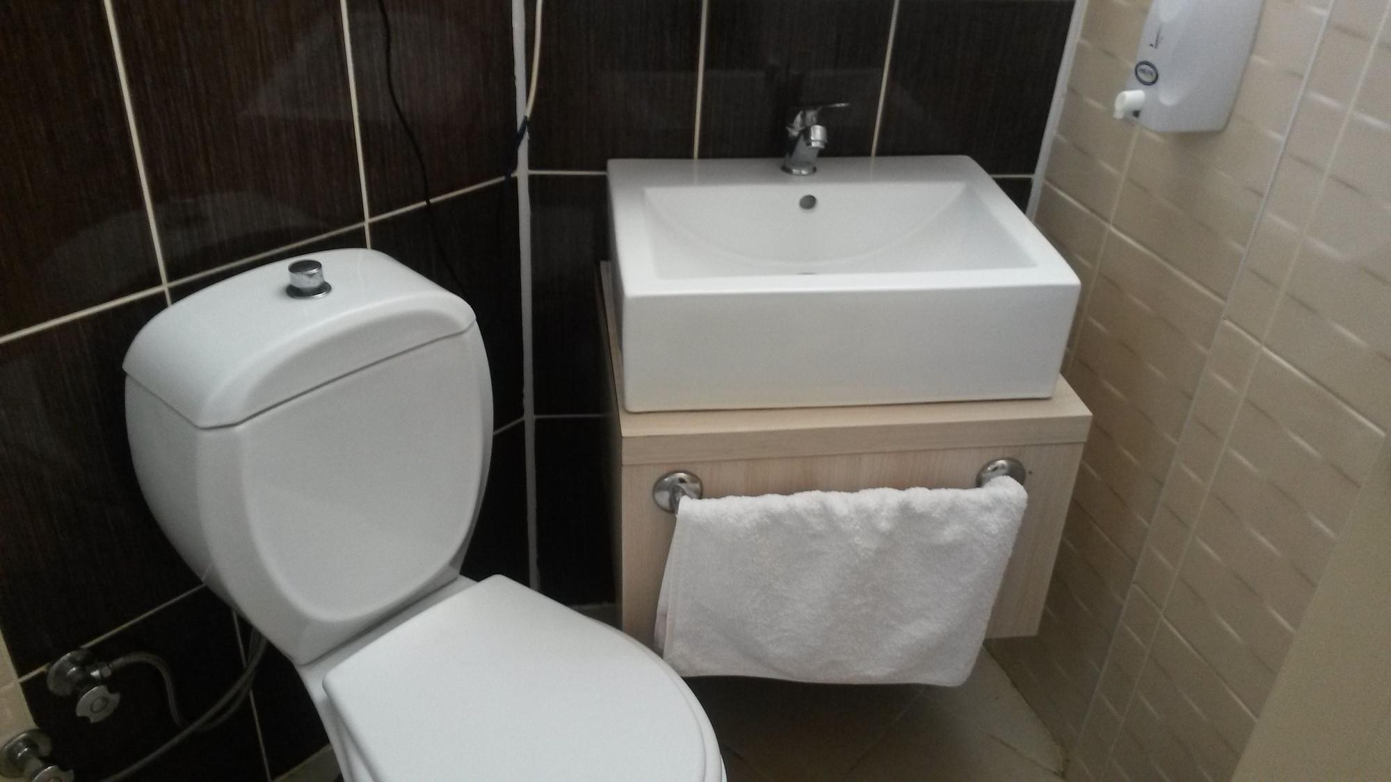 דמרה Winecity Hotel מראה חיצוני תמונה
