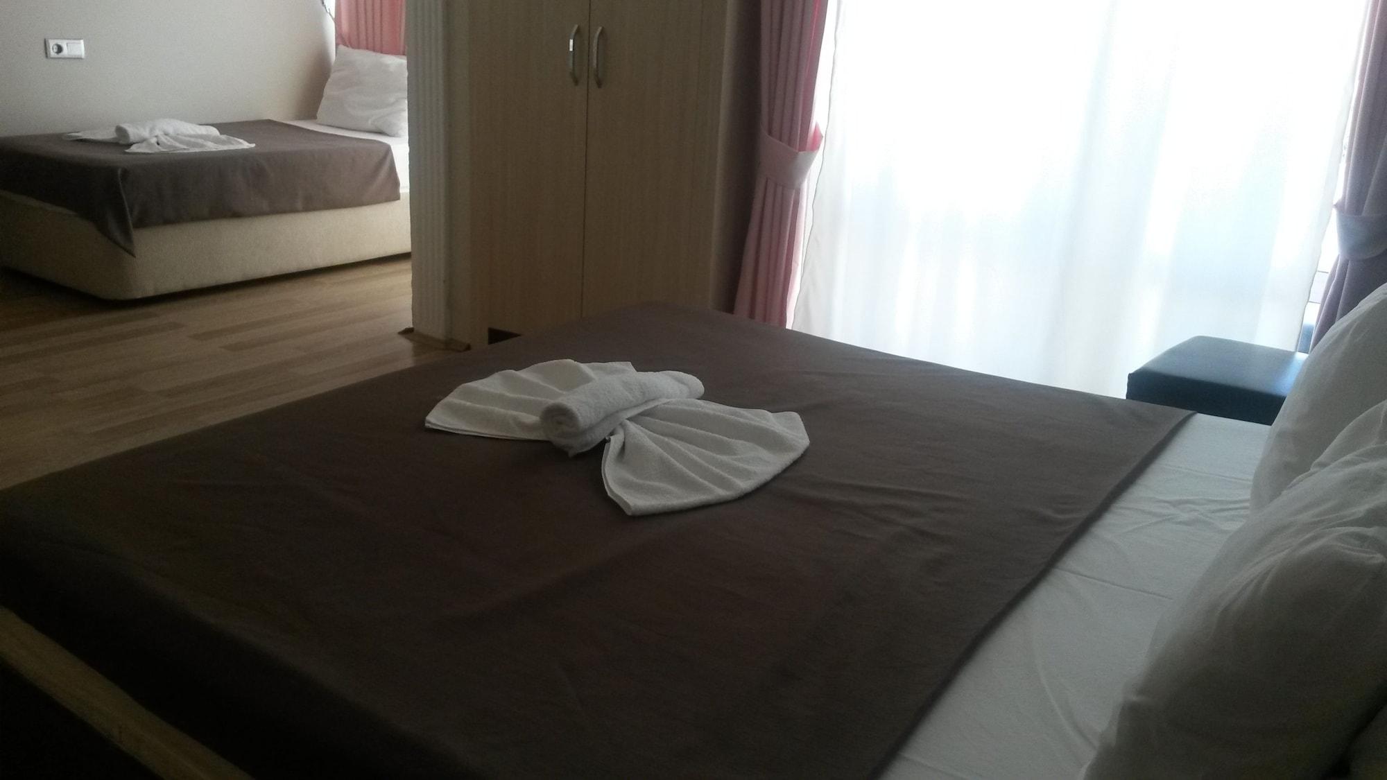 דמרה Winecity Hotel מראה חיצוני תמונה