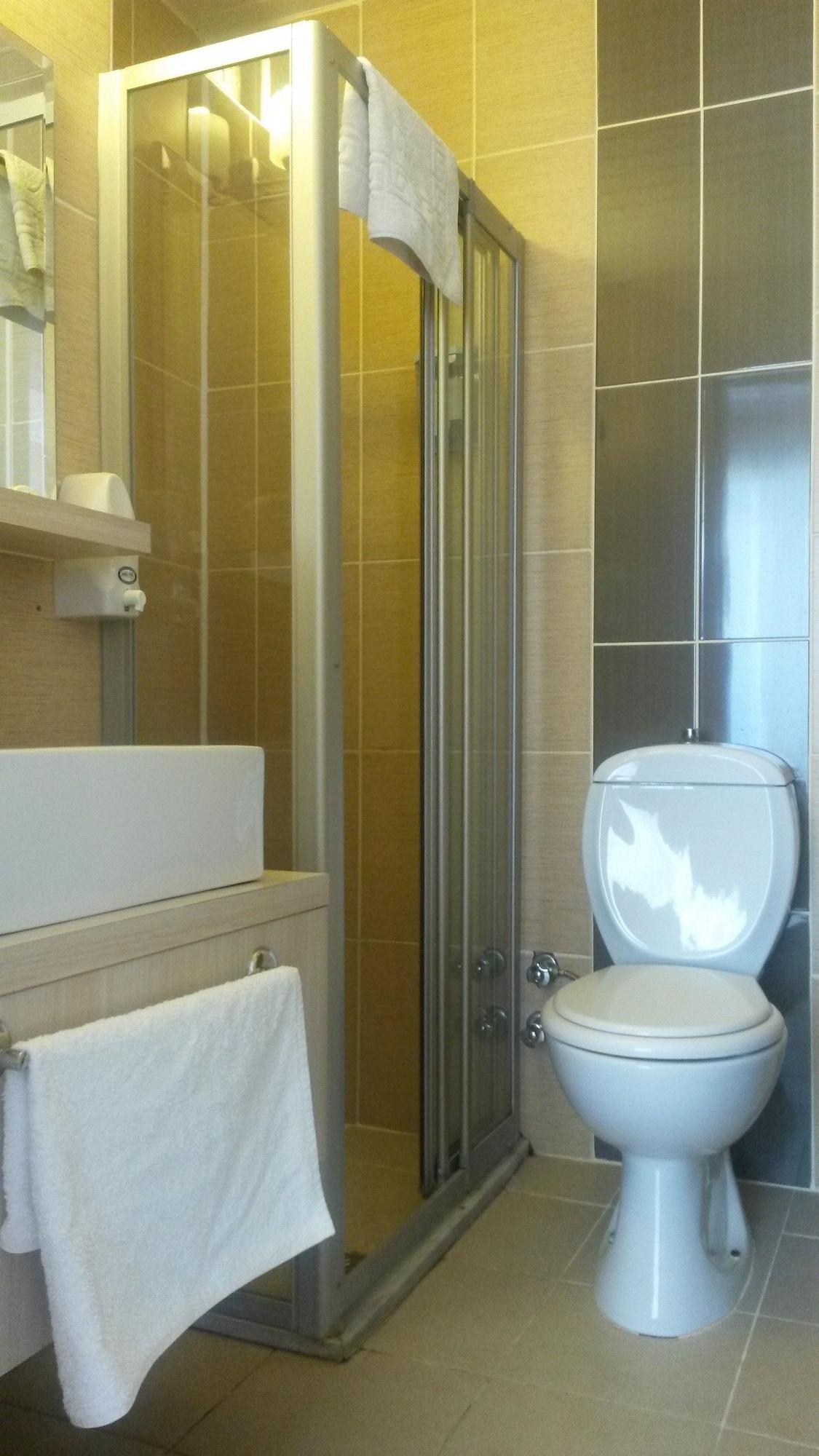 דמרה Winecity Hotel מראה חיצוני תמונה