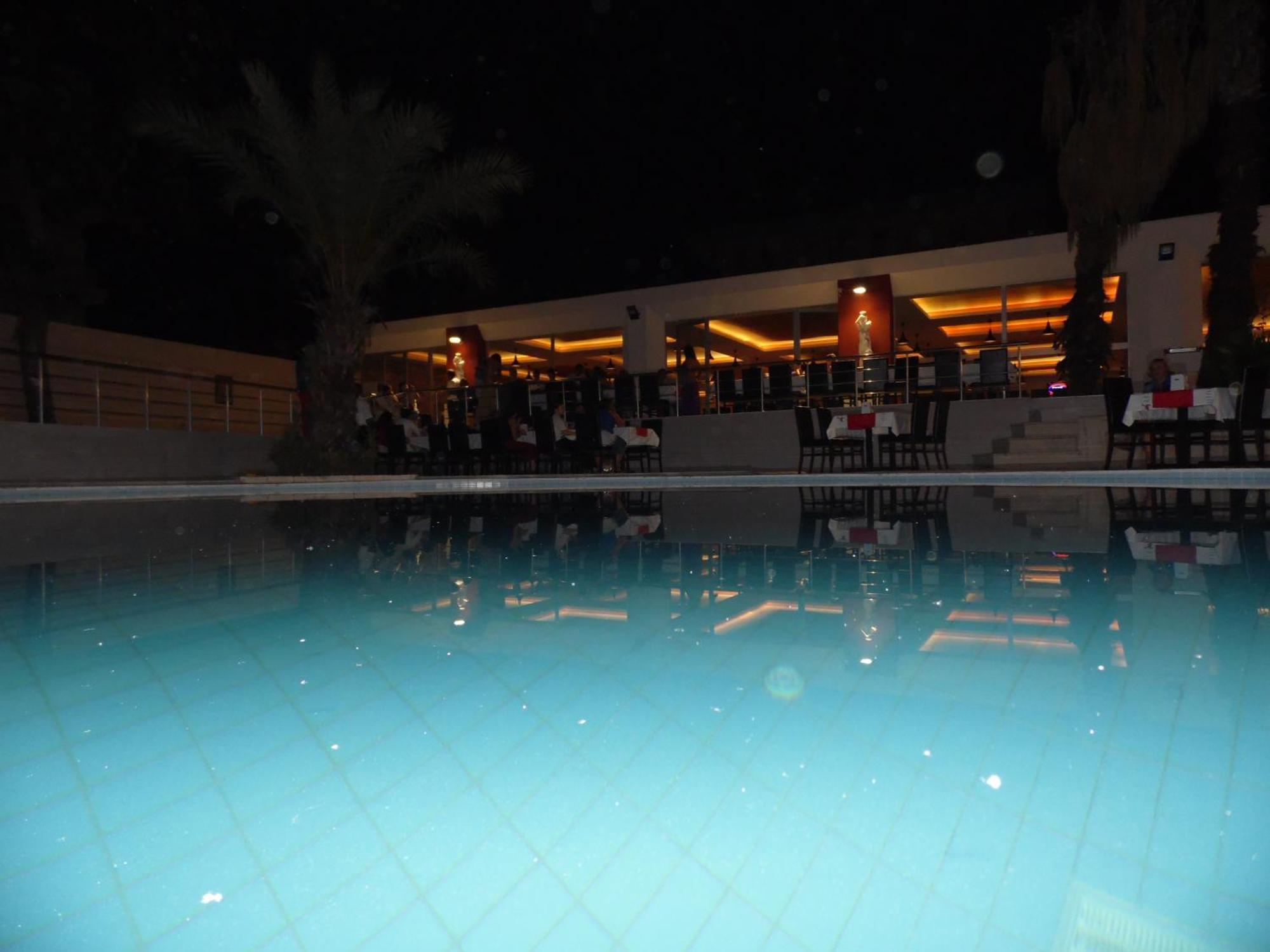 דמרה Winecity Hotel מראה חיצוני תמונה