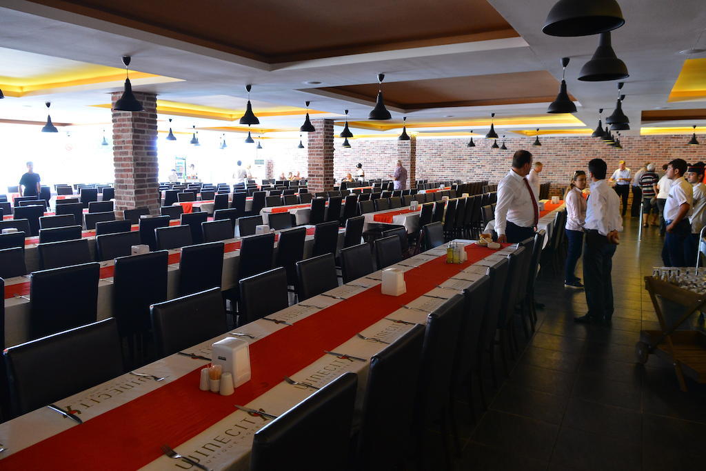 דמרה Winecity Hotel מראה חיצוני תמונה