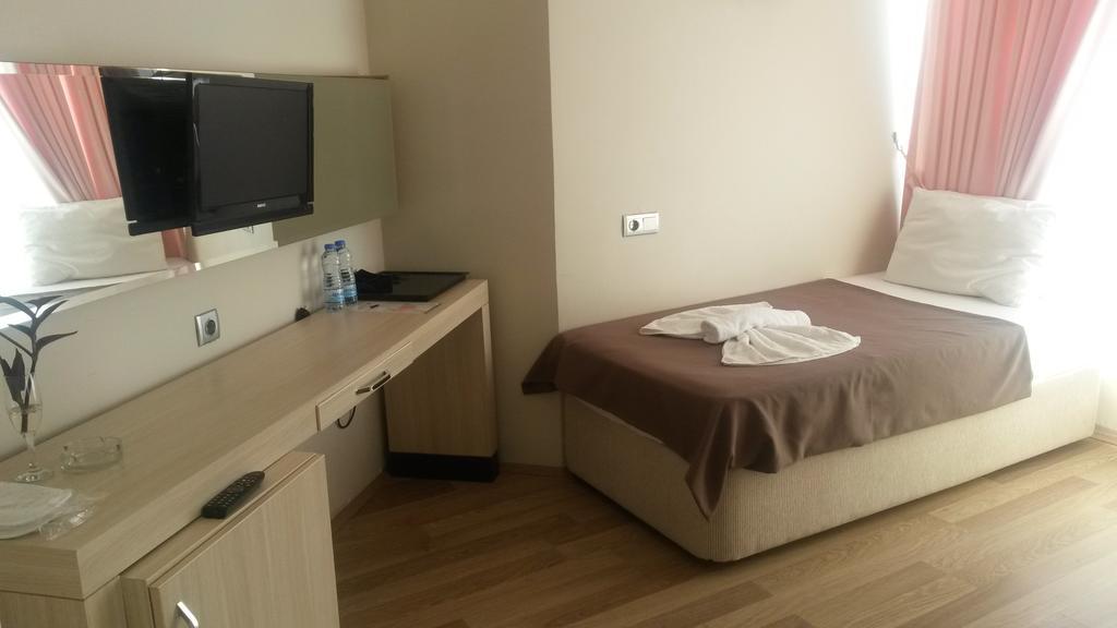 דמרה Winecity Hotel מראה חיצוני תמונה
