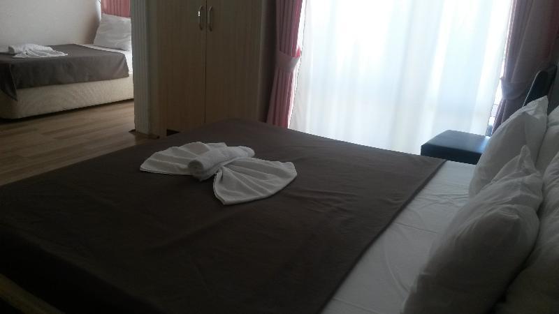 דמרה Winecity Hotel מראה חיצוני תמונה