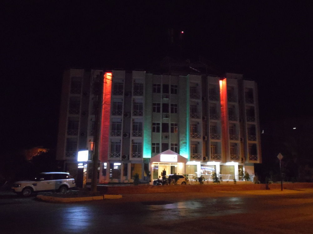 דמרה Winecity Hotel מראה חיצוני תמונה