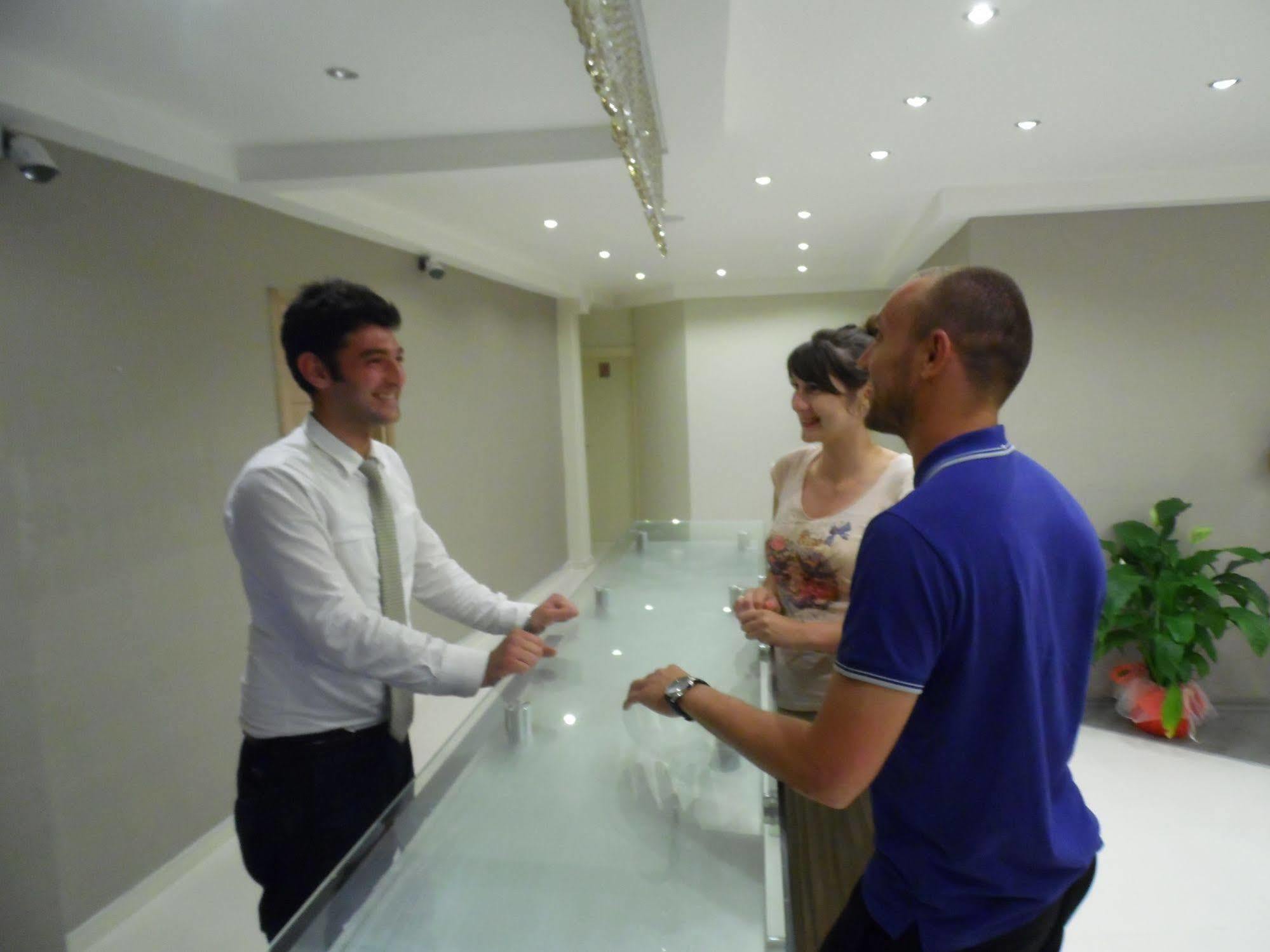 דמרה Winecity Hotel מראה חיצוני תמונה