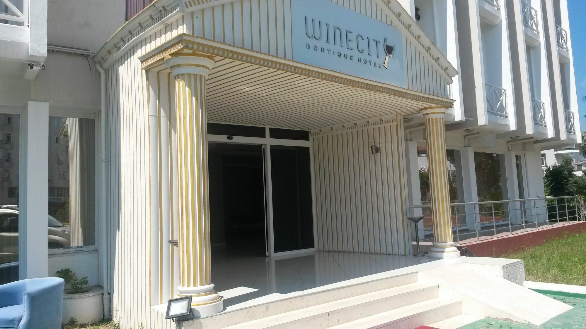דמרה Winecity Hotel מראה חיצוני תמונה